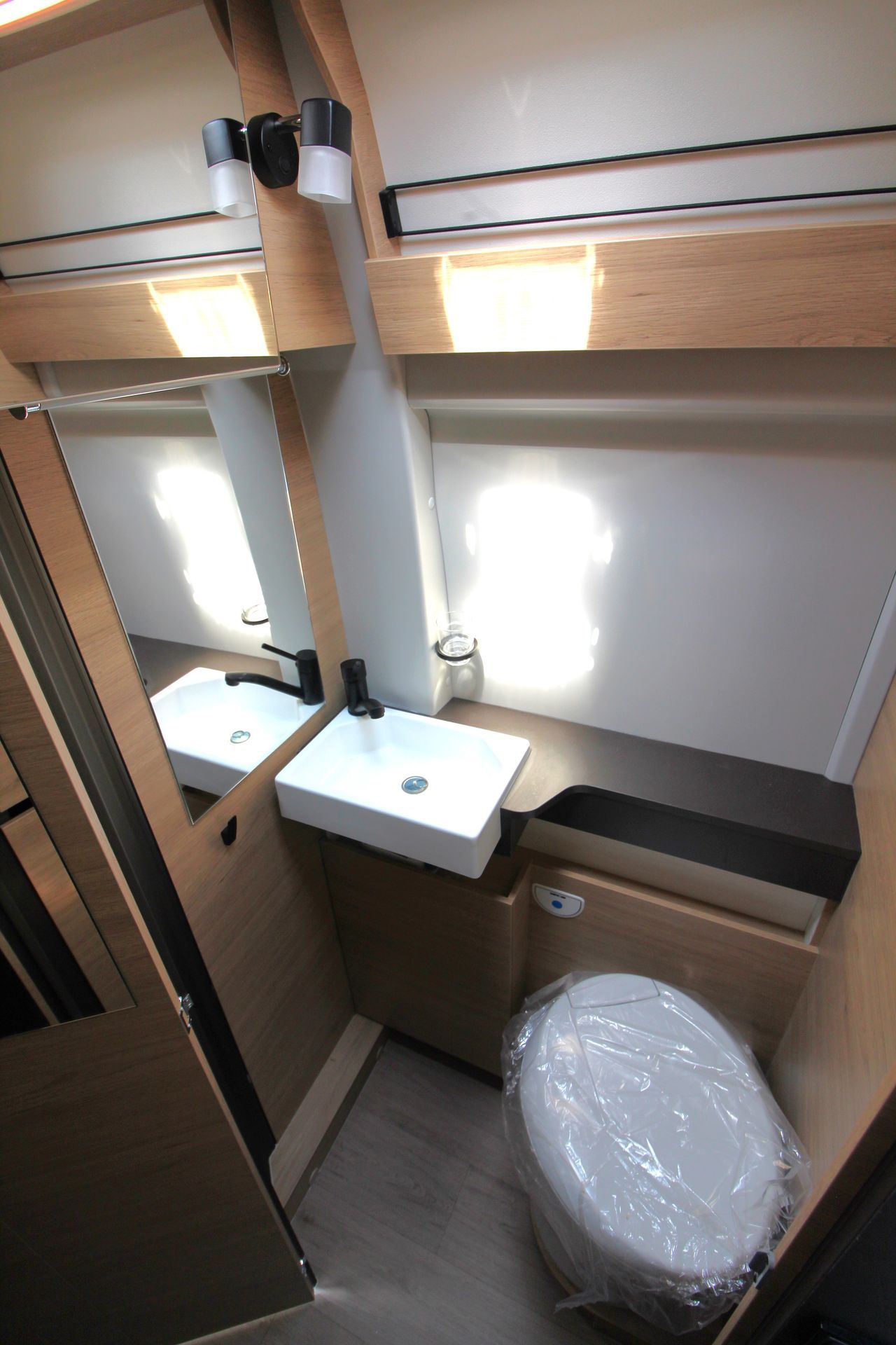 Campereve | MAGELLAN 643 SAPHIR - 2026 – Image 8