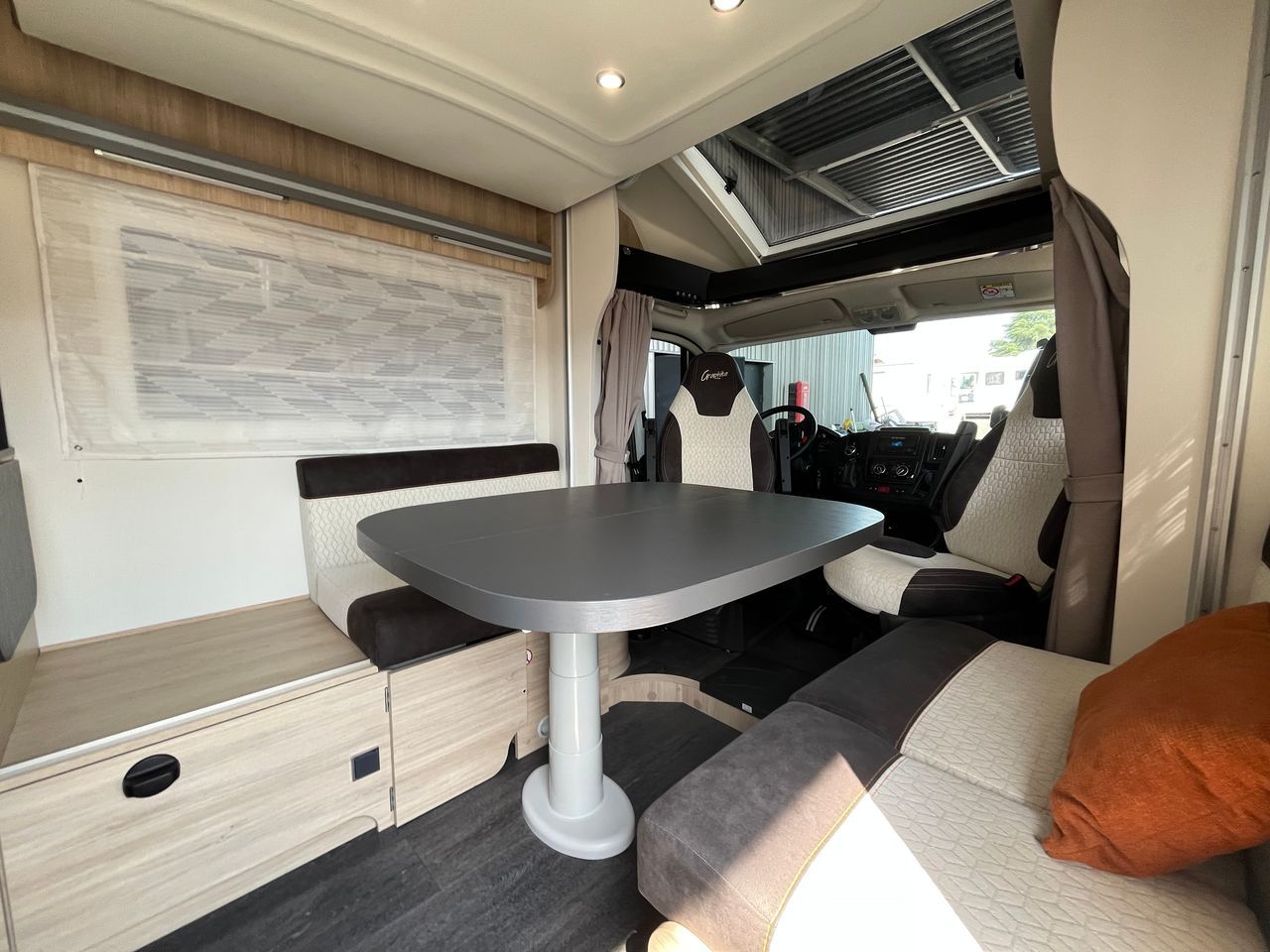 Challenger | 250 GRAPHITE VIP - 2021 – Image 5