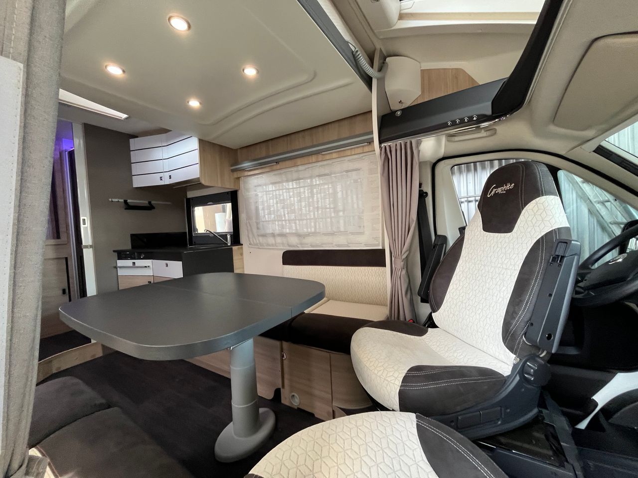 Challenger | 250 GRAPHITE VIP - 2021 – Image 6