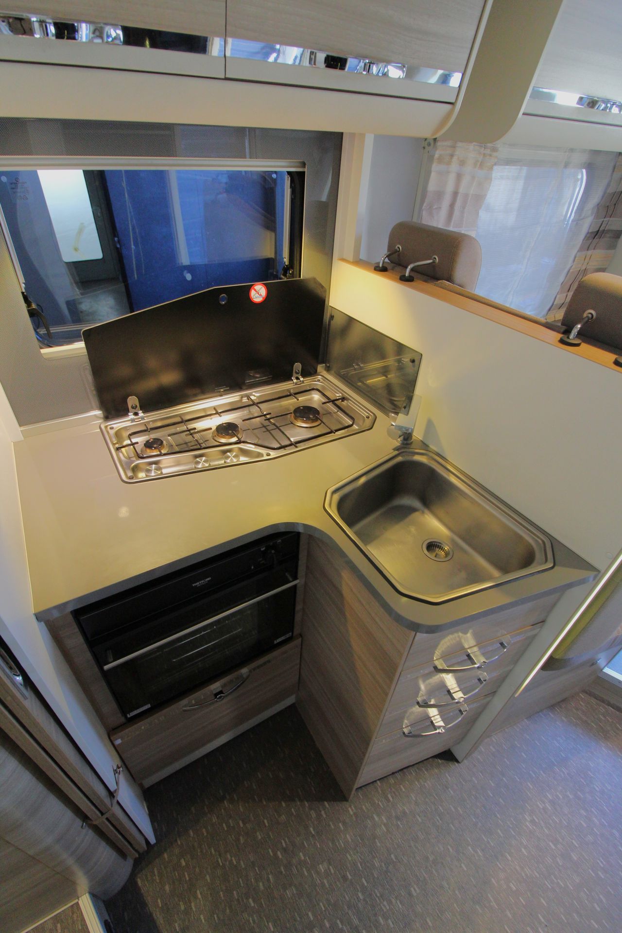 Adria | MATRIX 670 SC 50 ANS - 2016 – Image 9