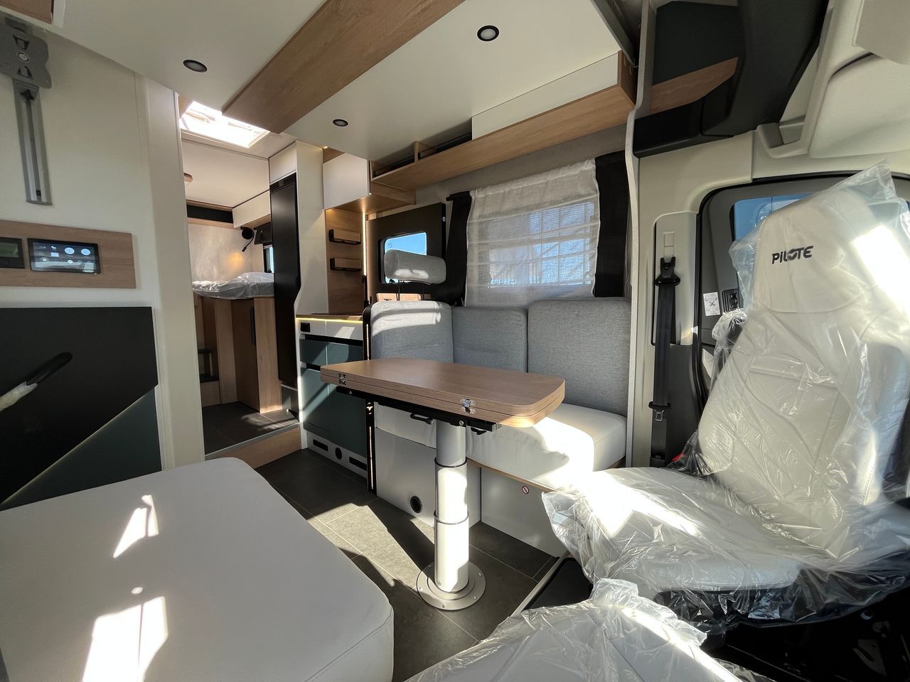 Pilote | ATLAS A 690 GJ - 2027 – Image 4