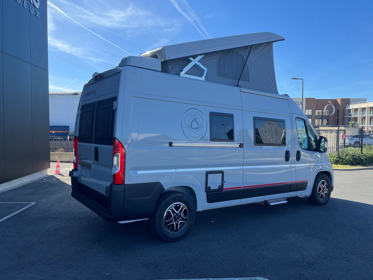 Campereve | 643 AIR SAPHIR - 2027 – Image 2