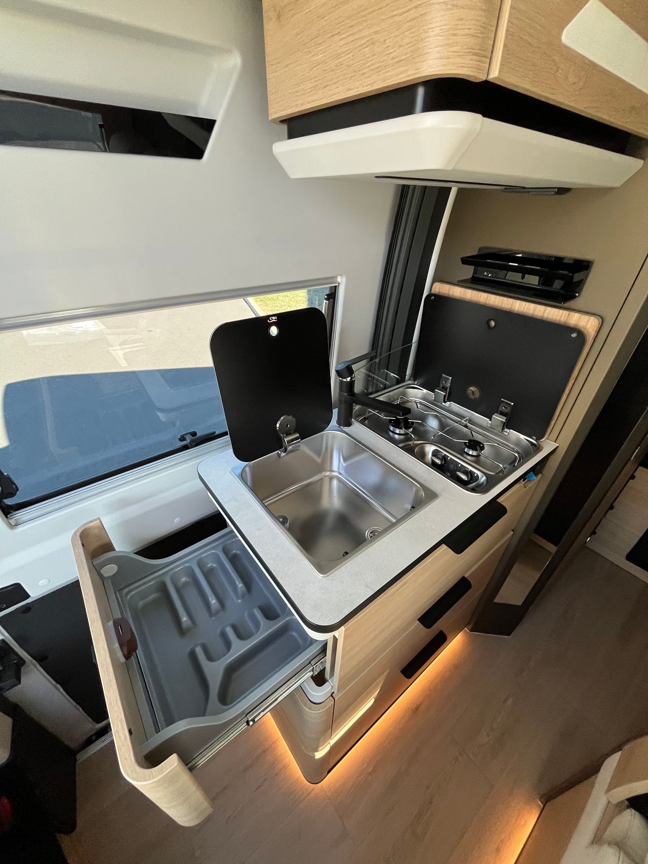 Campereve | 643 AIR SAPHIR - 2027 – Image 10