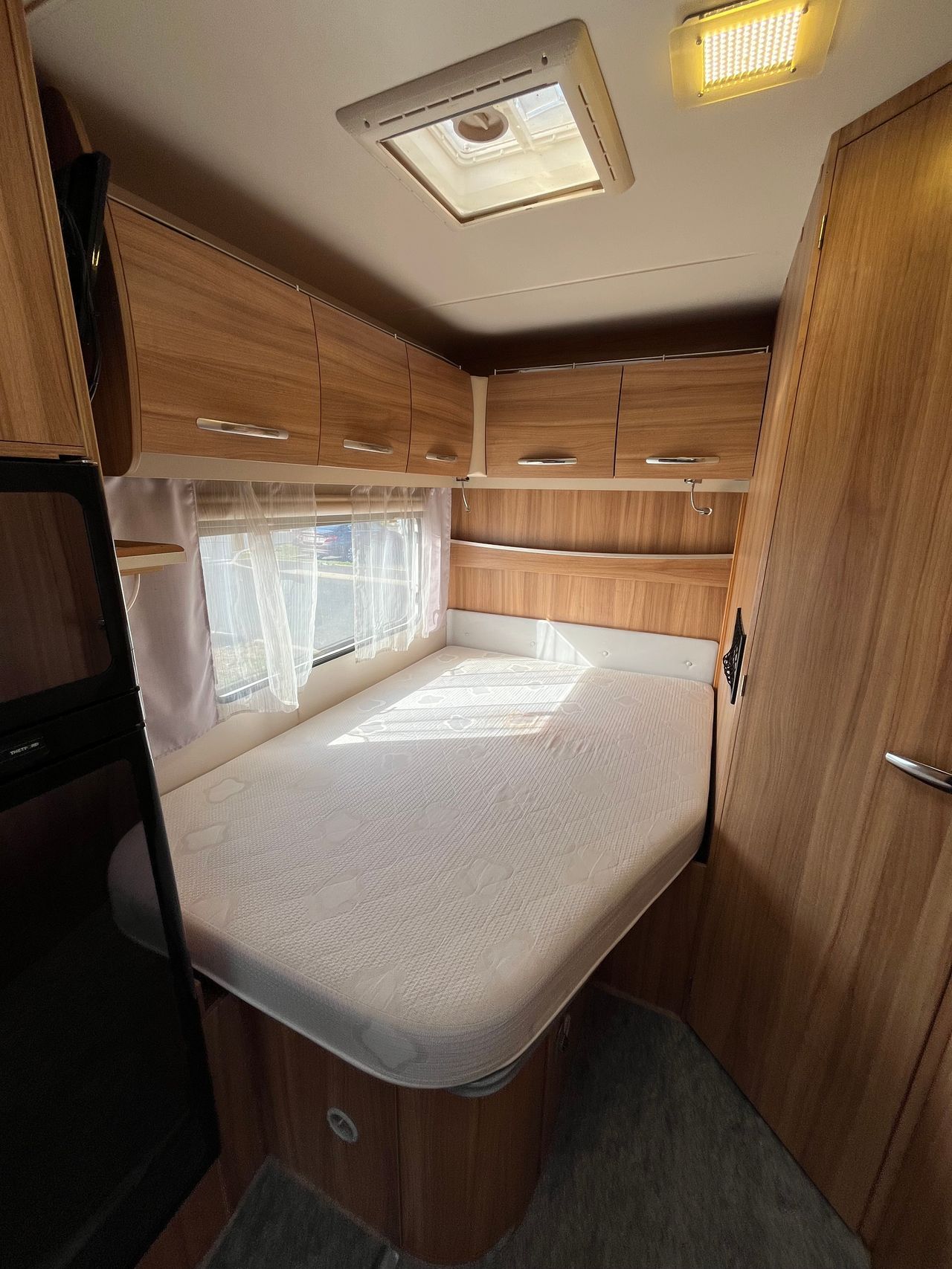 Challenger | GENESIS 36 - 2013 – Image 10